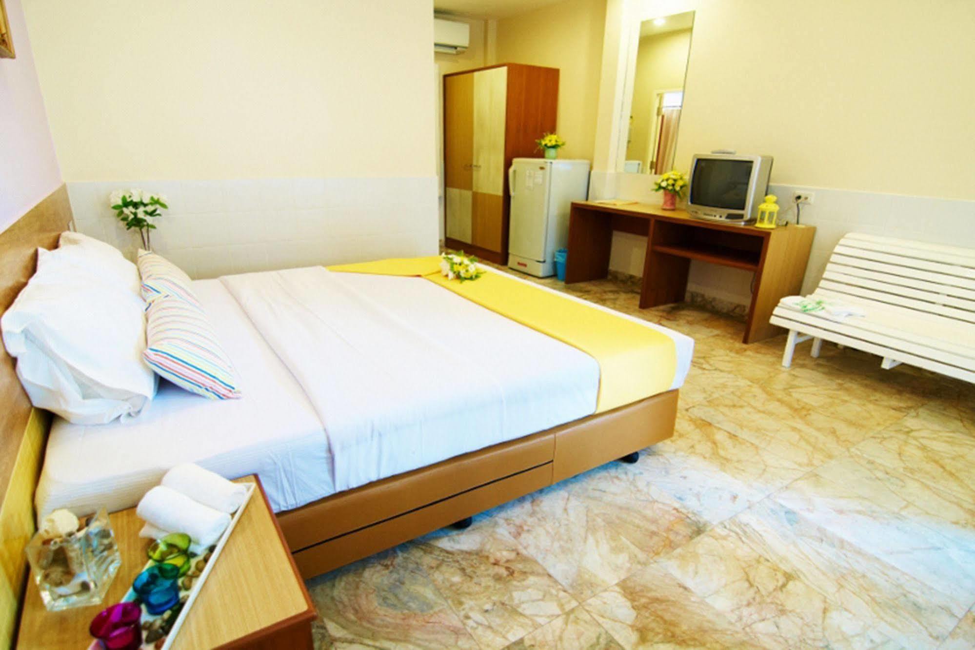 Peace Resort Hotel Pattaya ภายนอก รูปภาพ