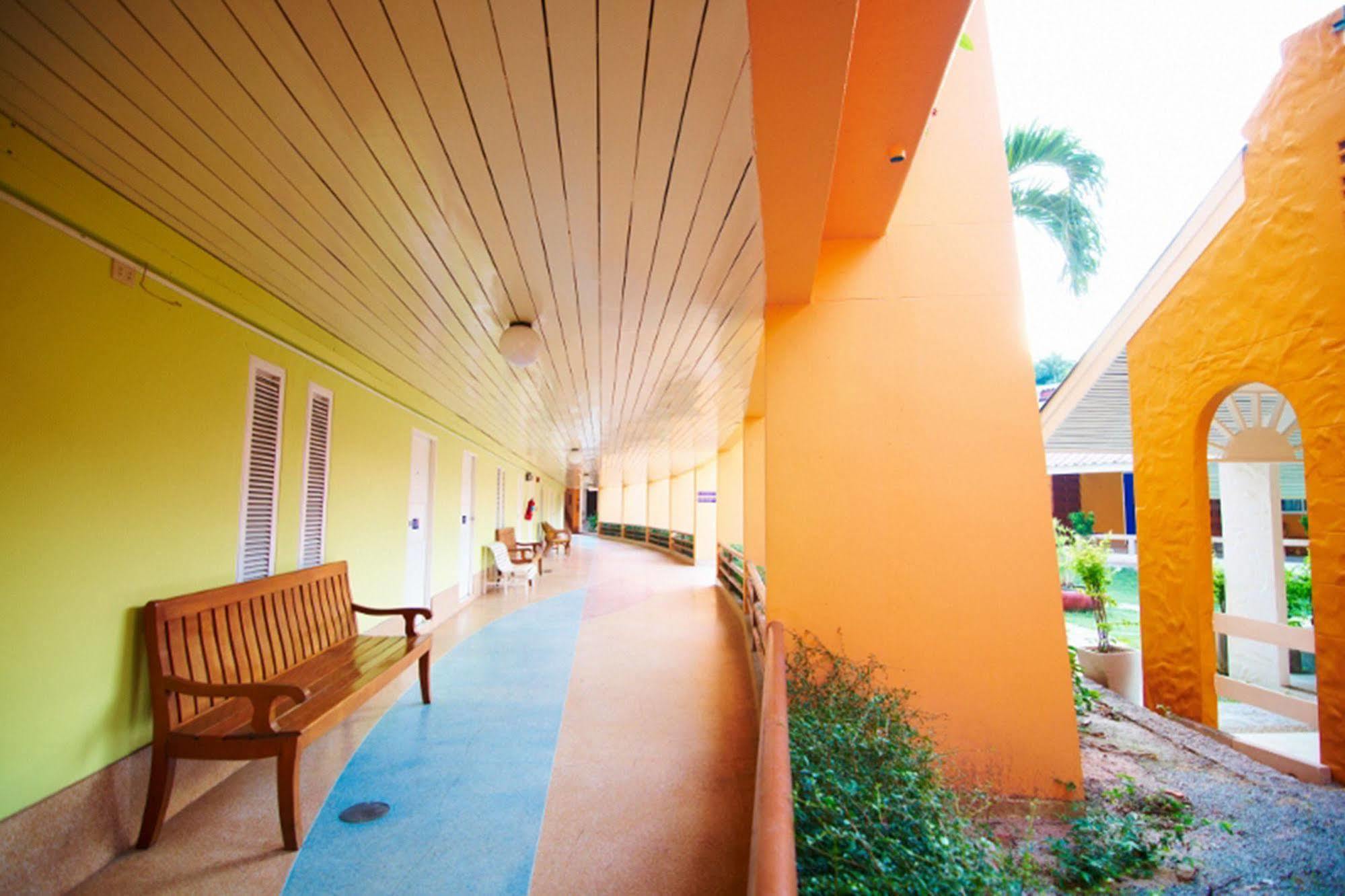 Peace Resort Hotel Pattaya ภายนอก รูปภาพ